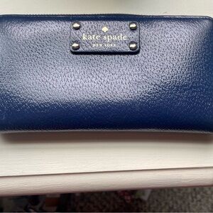 Kate Spade Navy Textured Leather Wallet in FrenchNavy. Used Twice! W/Tags.